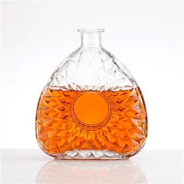 750 ml Spirituosenflaschen aus Glas zu verkaufen