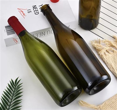 Wein in Glasflasche