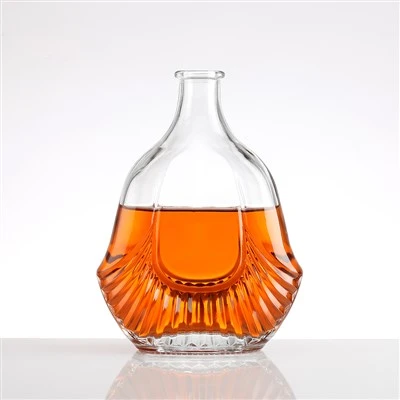 Klassische Brandy-Flasche zum Neupreis, 700 ml